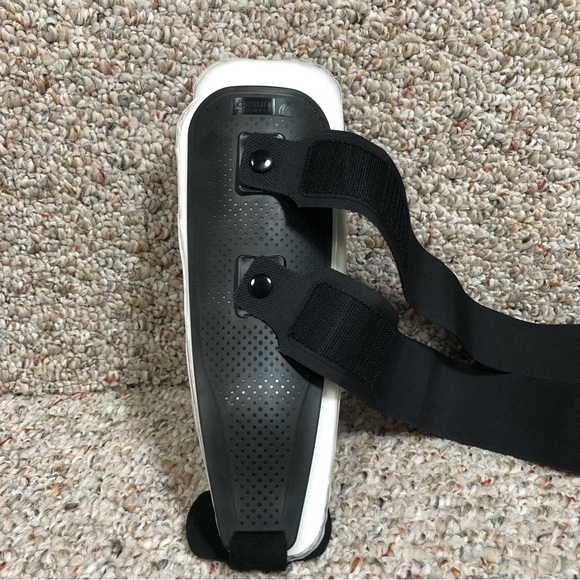 Ossur Formfit Inflatable Air Ankle Brace Stirrup Universal Adult Black White - Picture 6 of 15